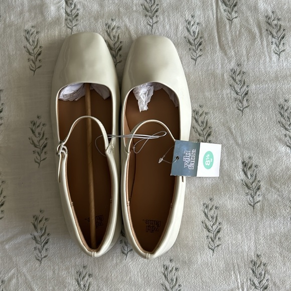 NWT Wild Fable Elsa Mary Jane Flats w Memory Foam Insole - Picture 2 of 3